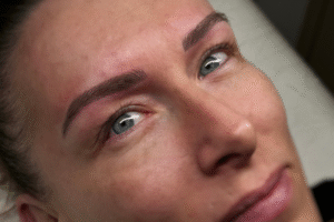 Lire la suite à propos de l’article Tout savoir sur le microblading : avant, pendant, après !